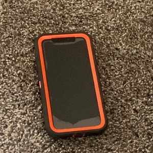 iPhone XR only minor scraps I just got the screen fixed last month